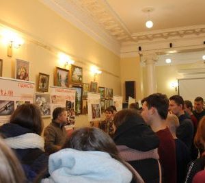 В Чернігові відкрилась виставка “Кожен має право знати свої права”